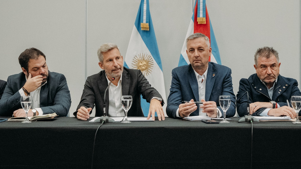 Frigerio reunió a los intendentes para explicarles la situación financiera 