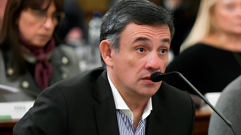 Oliva deja la presidencia del bloque