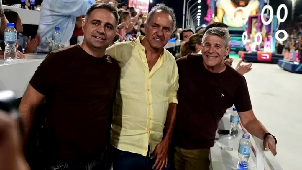 La política eligió el carnaval para la foto oficial y una multitud cerró la Fiesta del Mate 