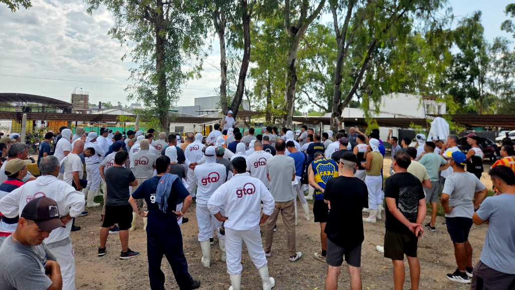 Granja Tres Arroyos: por incumplimiento de la empresa, los trabajadores paran
