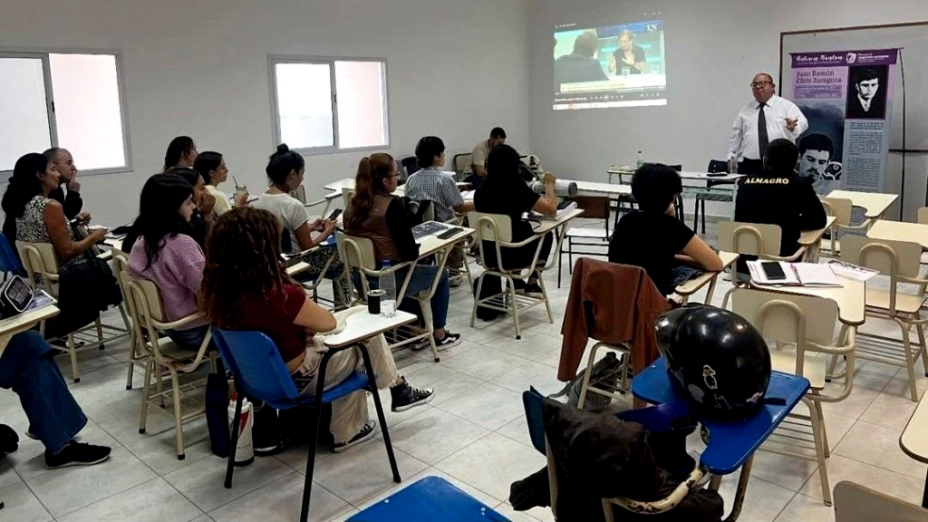 Capacitación de jóvenes para muestra de la memoria 