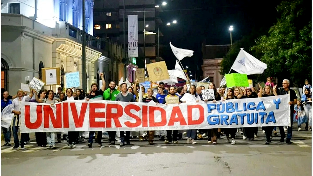 Marcha en defensa de la universidad pública 