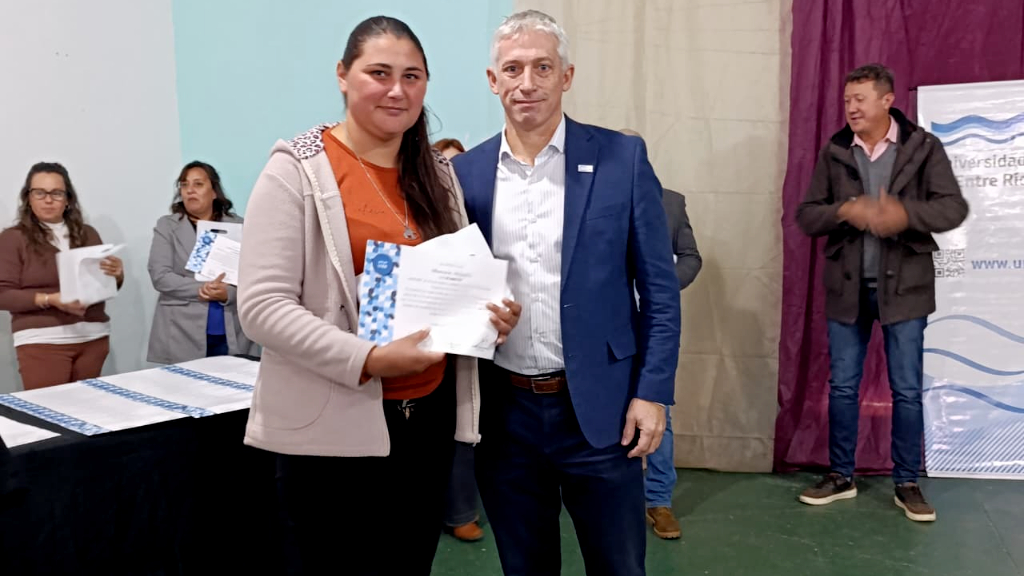 Entregaron certificados de cursos sobre cuidados y RCP