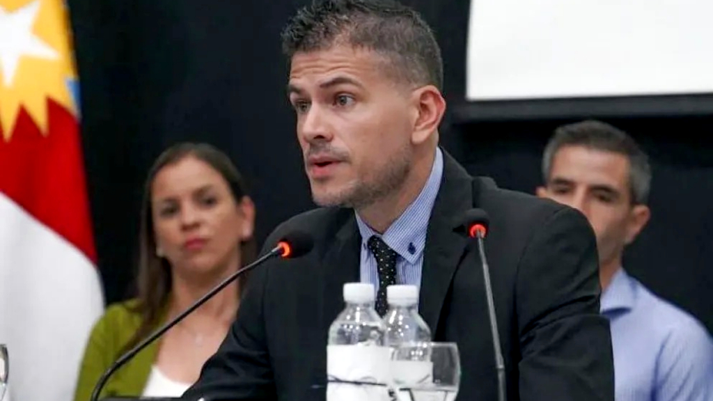 Arévalo cargó contra LLA por Adorni