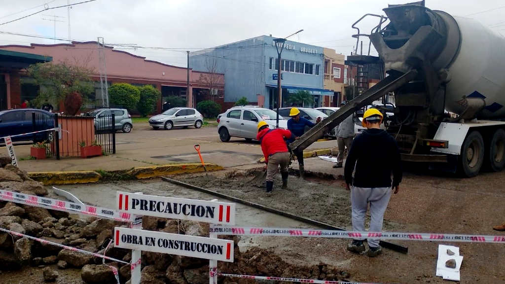 Continúan las obras de bacheo con tránsito restringido