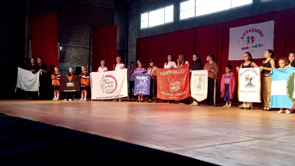 Encuentro infantil de danzas