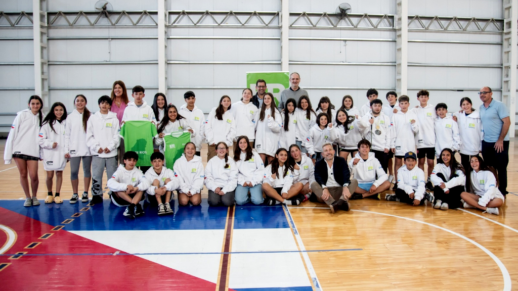 Frigerio se reunió con los deportistas de los Evita