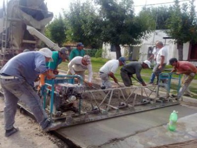 Se pavimentan calles principales