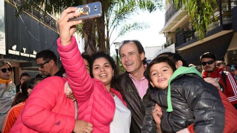 Bordet salió en persona a militar y pedir el voto por la lista 2