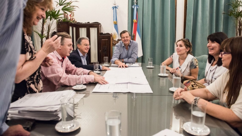 Bahl se muestra con gestiones para Paraná