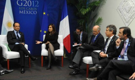 Urribarri, el único gobernador que acompañó a CFK en la reunión con su par francés