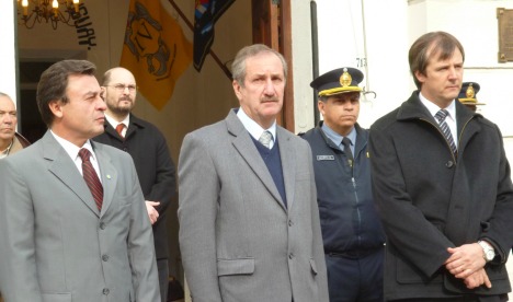 El diputado Marcelo Bisogni, el intendente Carlos Schepens y el ministro de Gobierno Adam Bahl - Imagen: Babel, Clara Chauvin