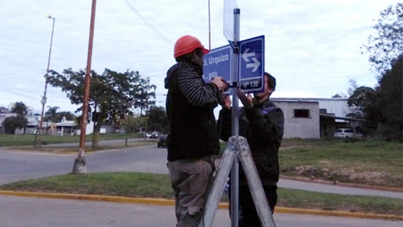 Se colocaron más de 500 carteles con nombres de calles en la ciudad
