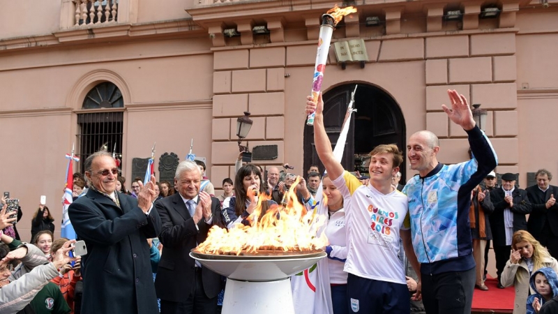 Concepción del Uruguay recibió el fuego sagrado de la Llama Olímpica