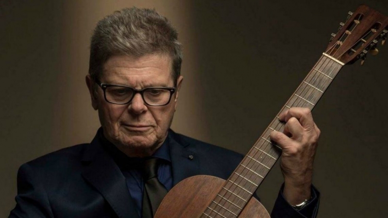 Un obsequio especial para la visita de Gustavo Santaolalla