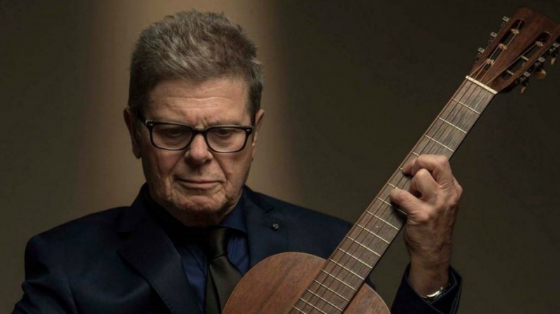 Un obsequio especial para la  visita de Gustavo Santaolalla