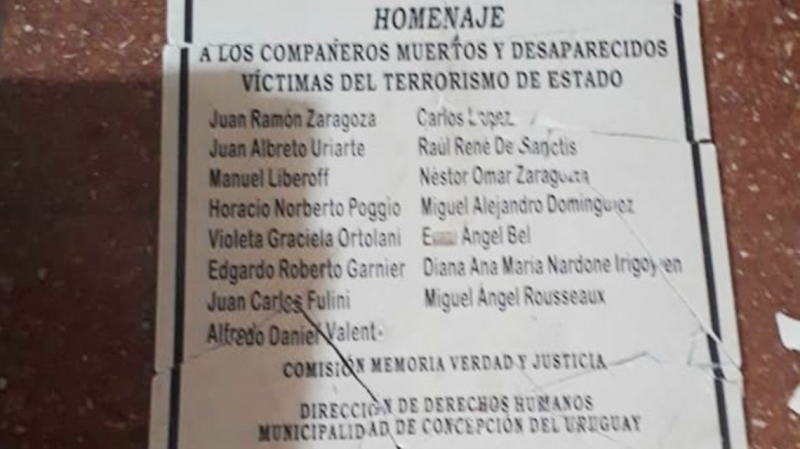 Vándalos robaron y dañaron la placa de desaparecidos uruguayenses