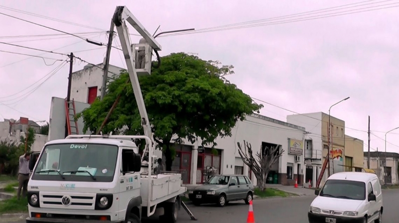 Instalarán 200 nuevas columnas de alumbrado público en la ciudad