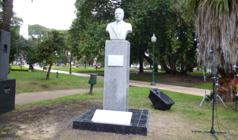 Inauguración del busto en homenaje al ex Presidente Raúl Alfonsín | Imagen: Babel, Valodia Nichajew
