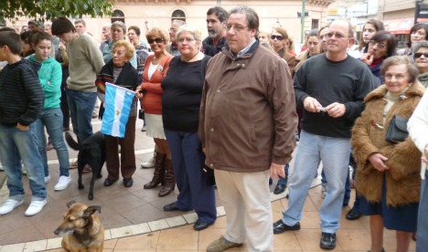 Inauguración del busto en homenaje al ex Presidente Raúl Alfonsín | Imagen: Babel, Valodia Nichajew