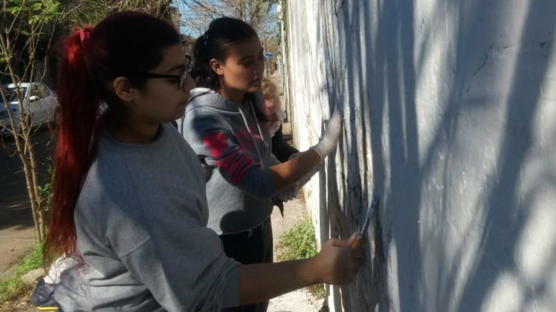 Jóvenes pintan “Murales Temáticos”