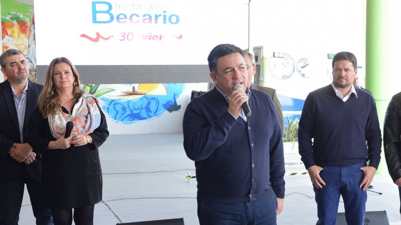 Se inauguró la feria de carreras de la región: “El Becario Te Muestra”