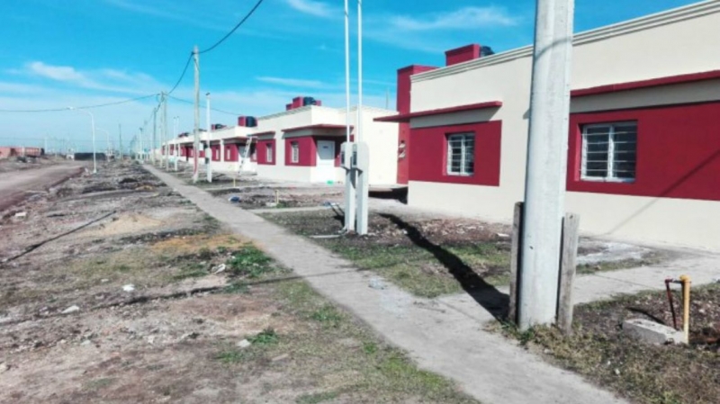 Llega al 80% la construcción de 80 viviendas