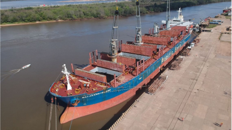 Una semana de intensa actividad en los muelles del puerto