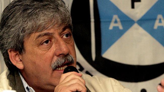 Buzzi comparó a CFK con el golpista Lonardi y dijo que en 1912 
