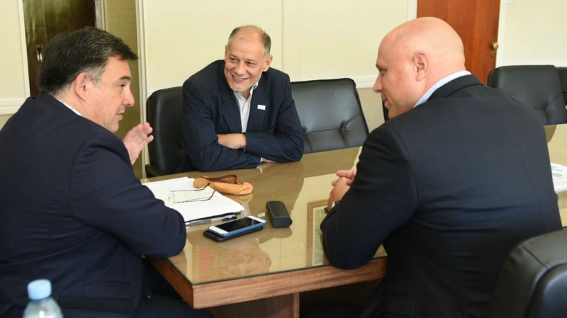 Oliva se reunió con autoridades de UNER
