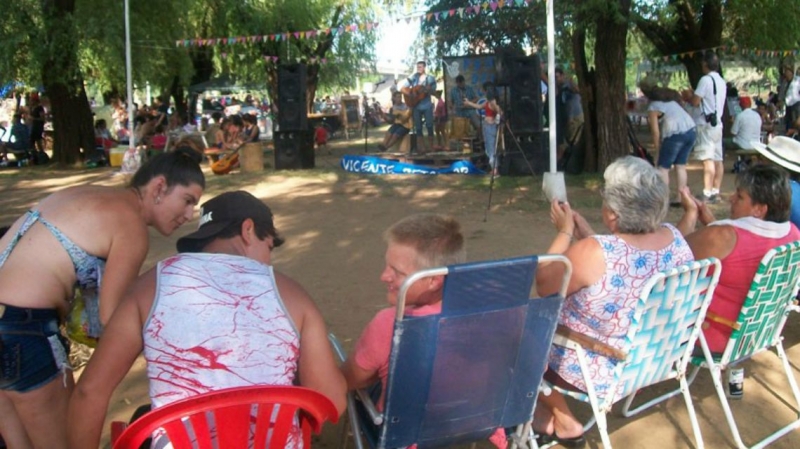 Se realizó la gran peña popular de música y danza