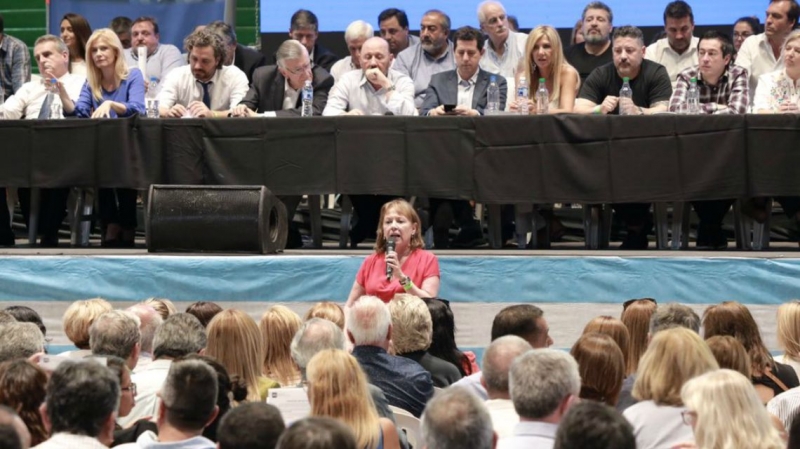 El Congreso del PJ Nacional se encaminó hacia la unidad y la expulsión de Pichetto