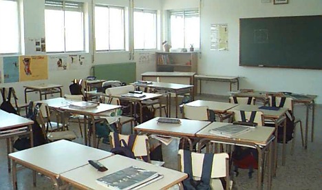 Agmer amenaza con paros si no hay recomposición salarial y el Gobierno advierte con descuentos