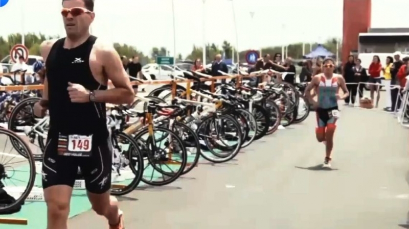 La actividad en la Isla del Puerto durante el Triatlón