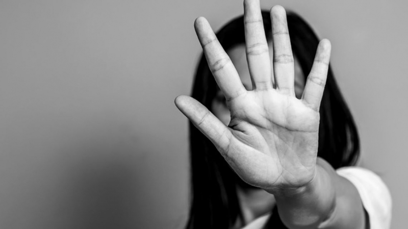 Mujeres de Villa Elisa advirtieron connivencia entre la policía y un sujeto denunciado