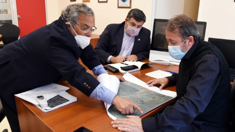 Oliva, de gestiones por Capital