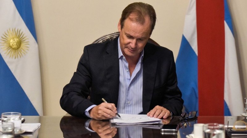 Provincia adhirió al DNU y estableció suspensiones