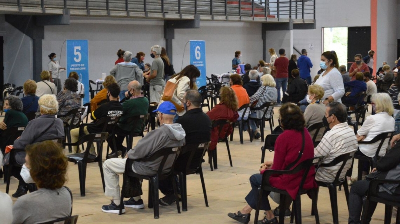 Convocan a Juventudes Voluntarias para operativos de vacunación por COVID