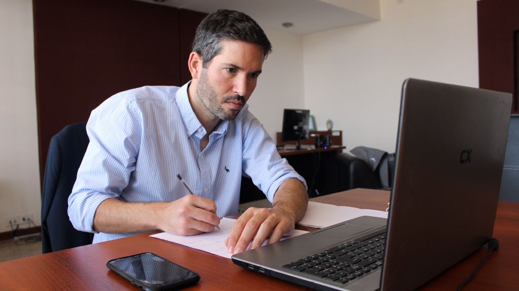 La educación entrerriana terminará el año con una inversión de más de 2 mil millones de pesos