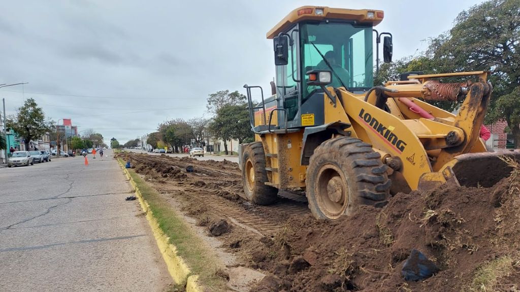 Comenzó la remodelación del primer tramo del Bv. Yrigoyen
