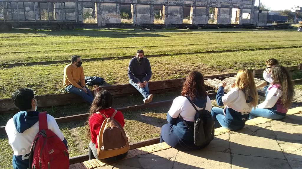 Estudiantes de la EET N°1 organizan emprendimientos productivos