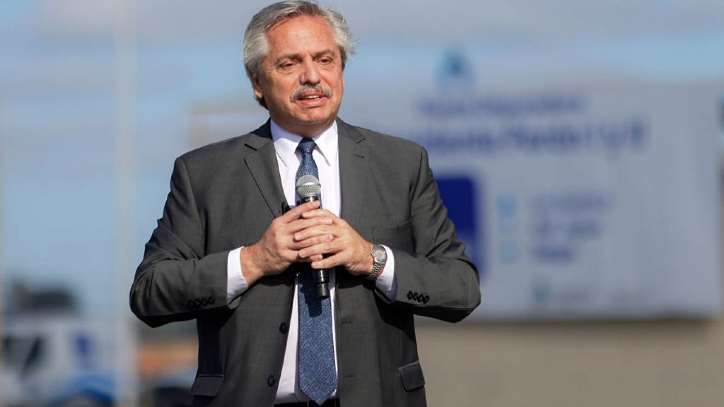 Alberto dijo que Frigerio “no entregó 14 mil viviendas sólo porque las había hecho Cristina”