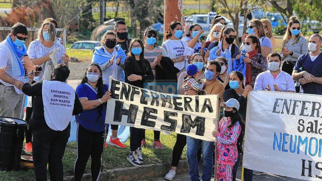 Báez reclama por la ley de Enfermería