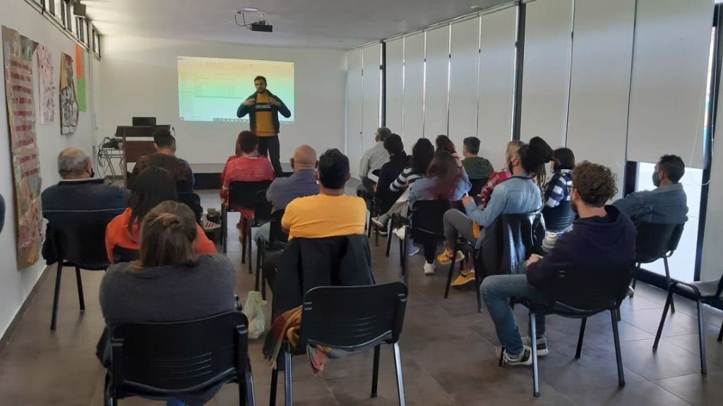 El carnaval uruguayense realizó capacitaciones para sus integrantes