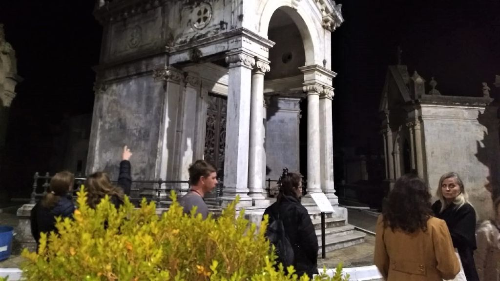 El Cementerio tuvo su primera Noche de las Linternas