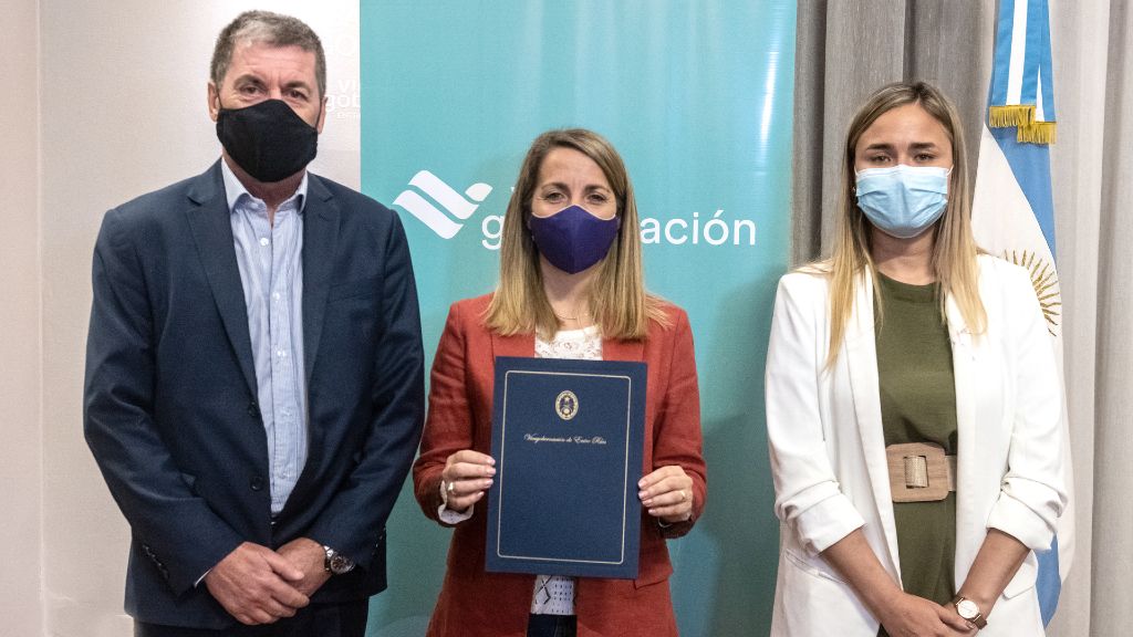 Proponen bonificar el 50% de los pasajes de docentes y estudiantes