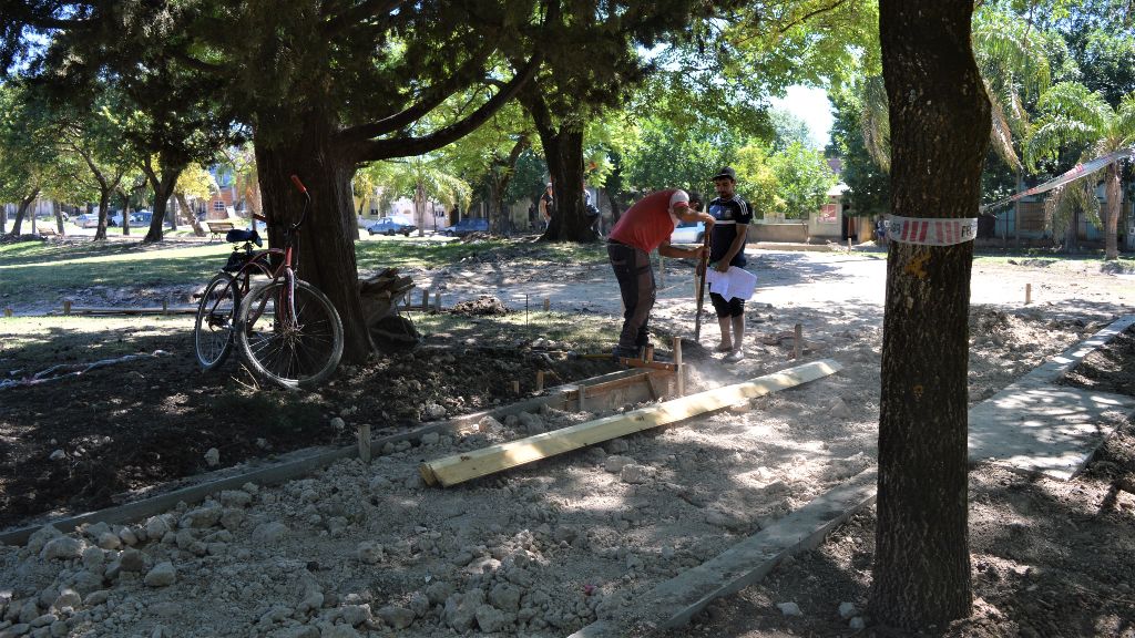Comenzó la refacción de Plaza Rocamora