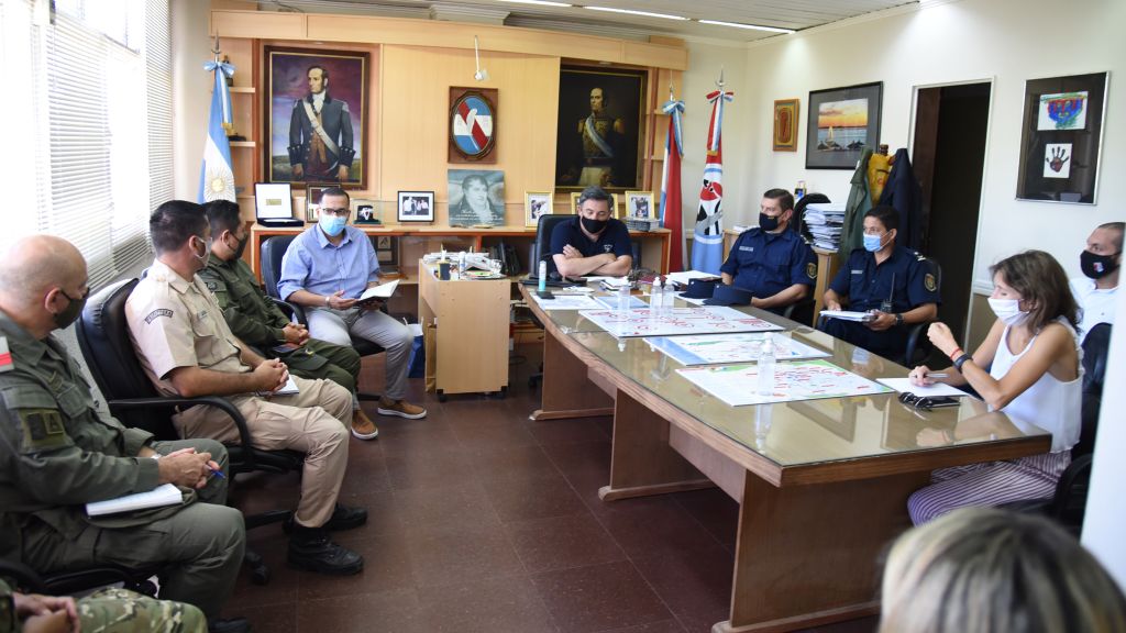 Oliva reunió a las fuerzas de Seguridad