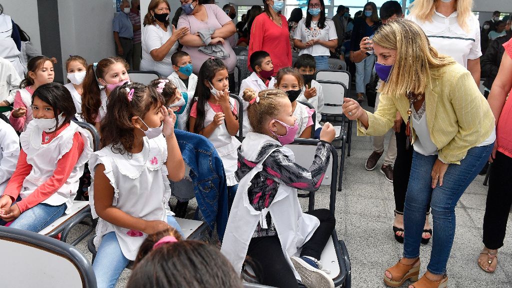 Stratta abrió el año escolar