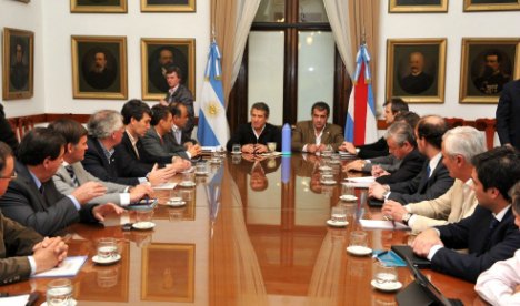 Urribarri, por primera vez, con los intendentes del FEF